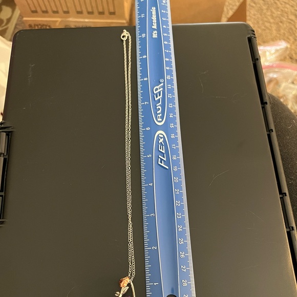 ☄️This stunning heart and rose pendant necklace is perfect for Mother’s Day! 18” - Picture 14 of 14